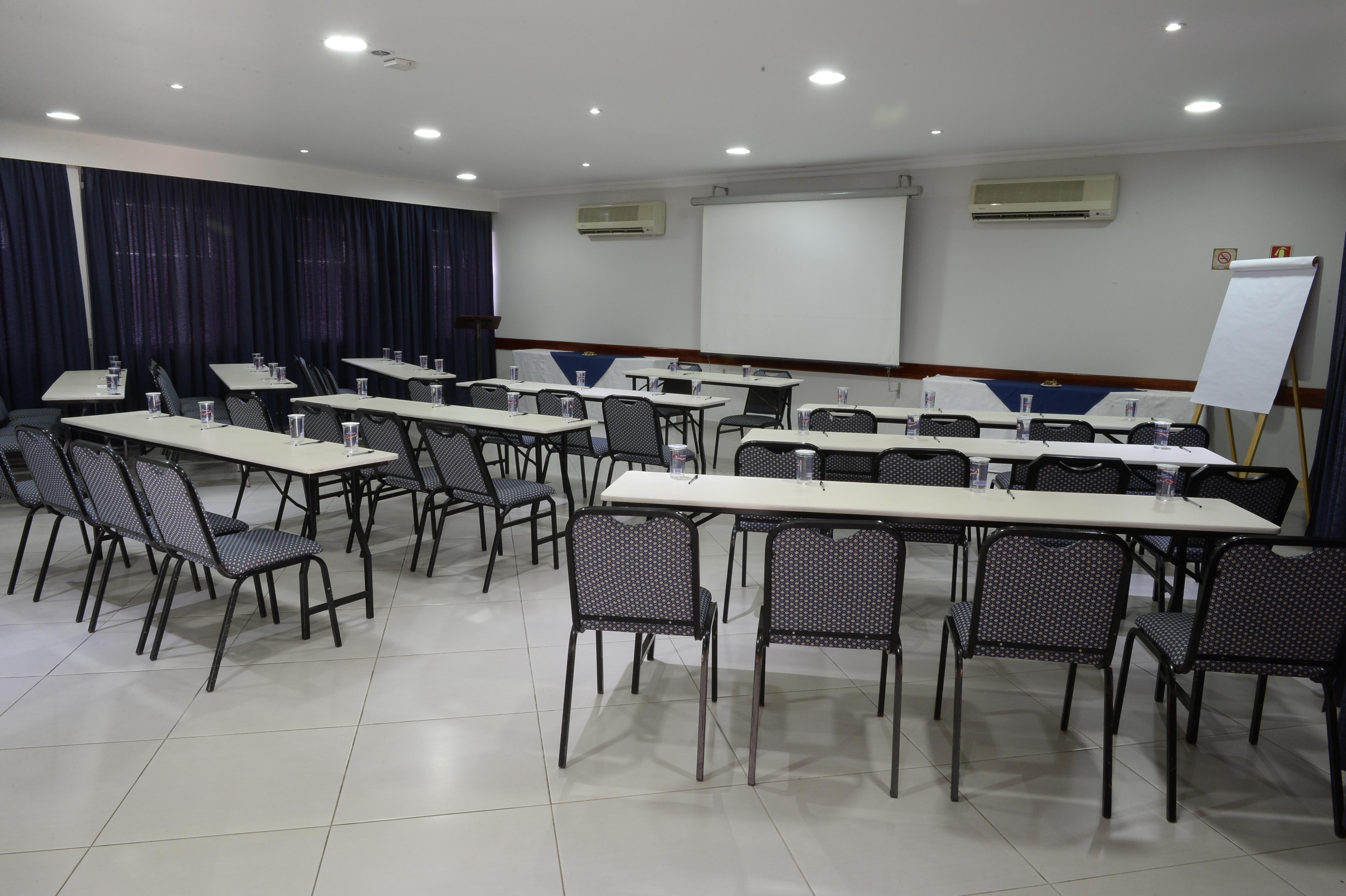 Hotel Colonial Plaza Иту Экстерьер фото