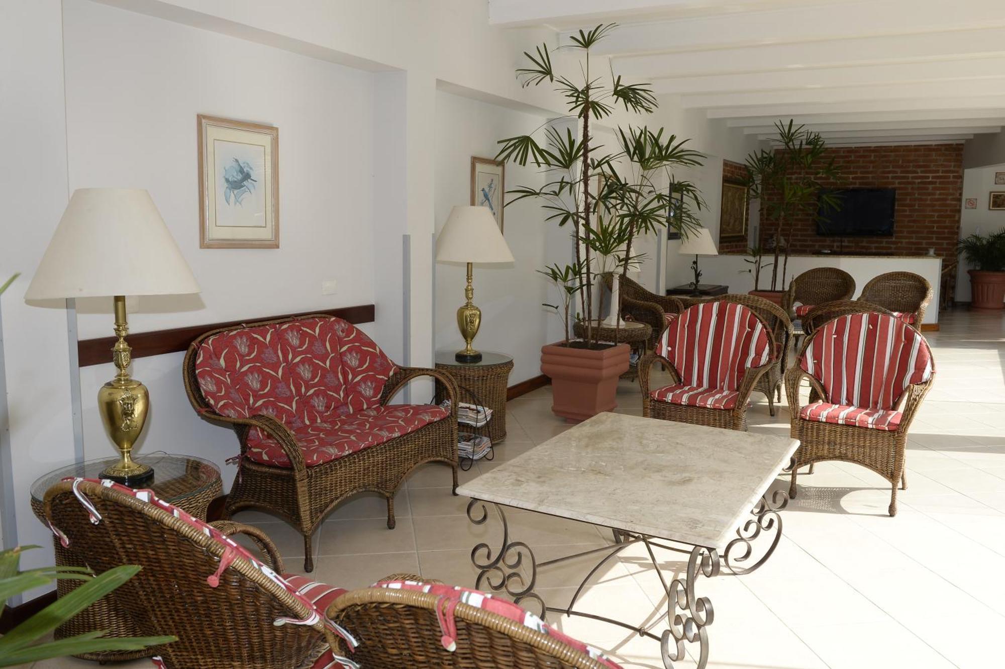 Hotel Colonial Plaza Иту Экстерьер фото